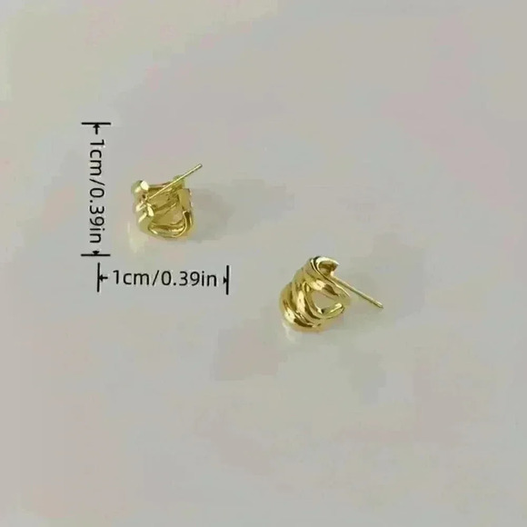 SOLD Three-Layer Circle Stud Earrings - Picture 3 of 3